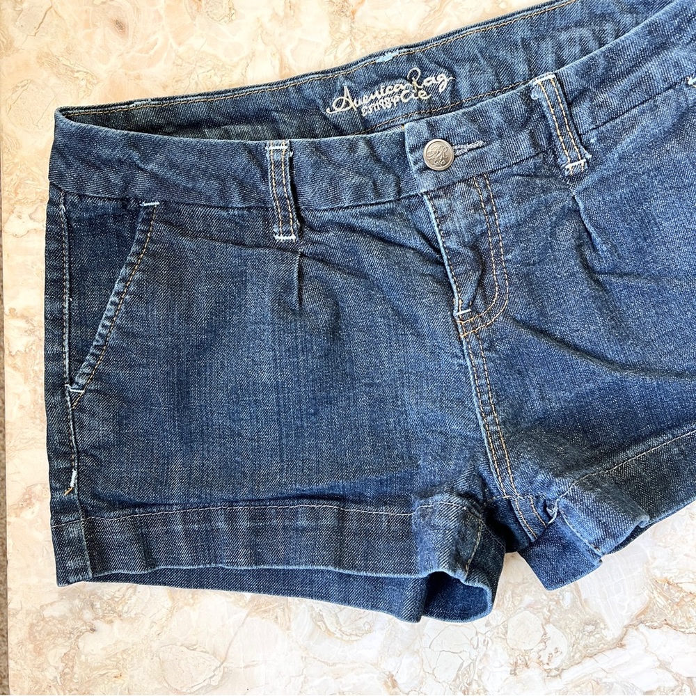 American Rag Spring Break Jean Short Shorts with Flattering Pleats and Curves 7 - Picture 2 of 7